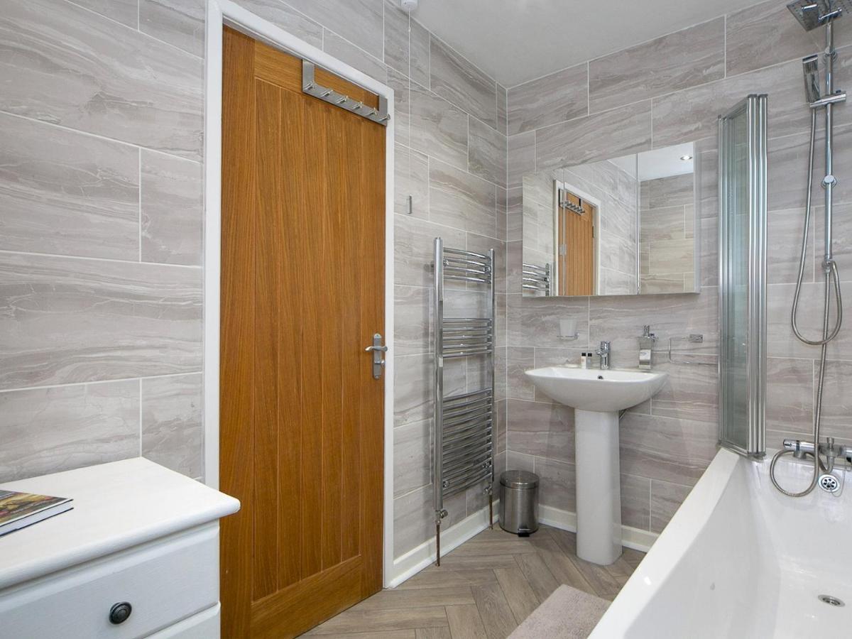 Pass The Keys Modern Coastal Home In Bull Bay Amlwch Exteriör bild